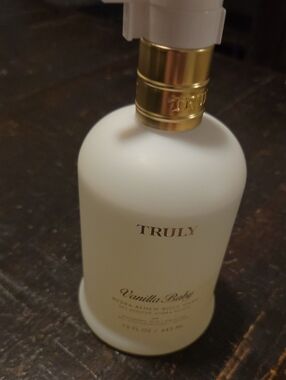 TRULY Vanilla Baby Hydrating Body Wash -15 Oz